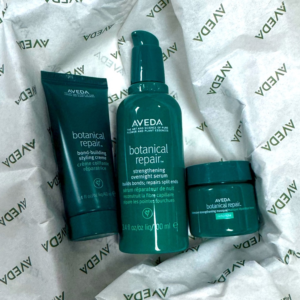 Botanical Repair Strengthening Overnight Serum.